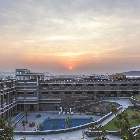Ramada Udaipur Resort & Spa Exterior foto