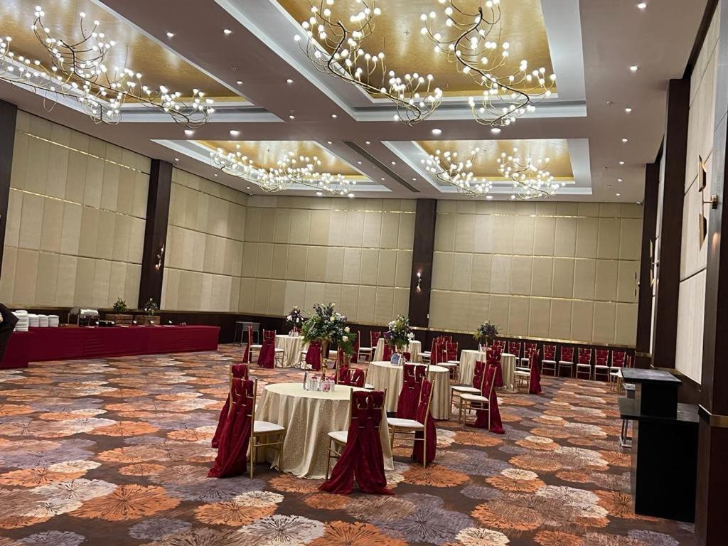 Ramada Udaipur Resort & Spa Exterior foto